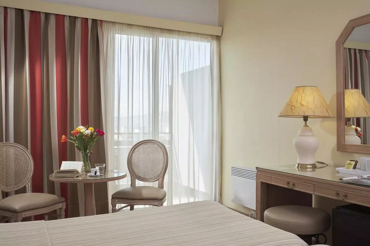 BESTWESTERN_SHABAVIZ (13).jpg